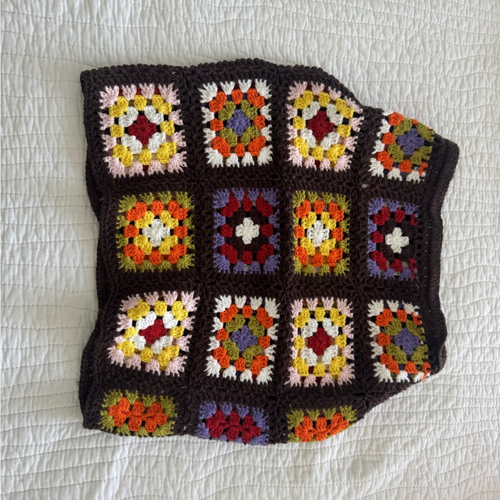 Small woven mini skirt